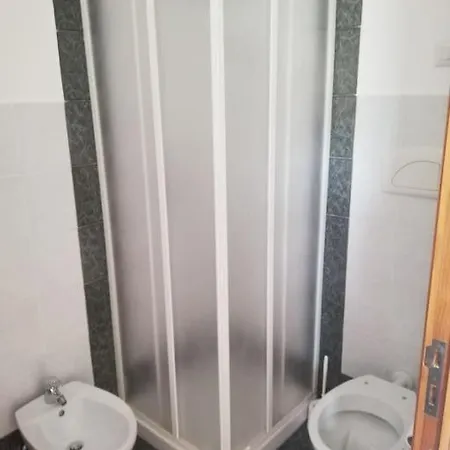 La Casa Di Periferia Apartment *